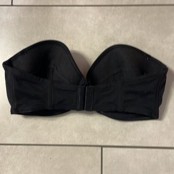 𝅺victoria Secrets woman’s black strapless bra - Picture 4 of 10